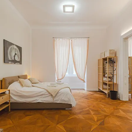 Elite Panfili Trieste